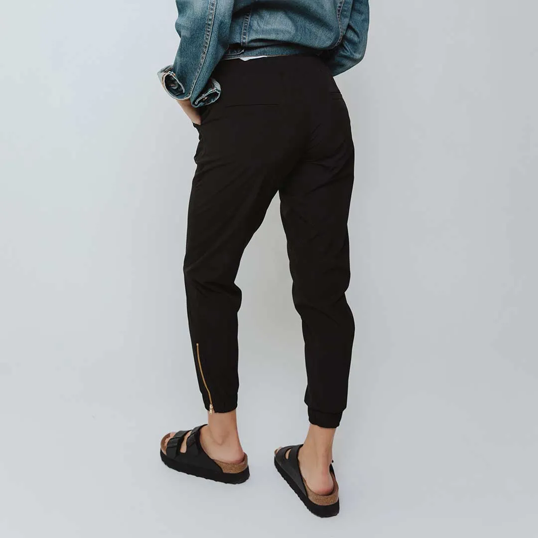 BYU Jetsetters, Black