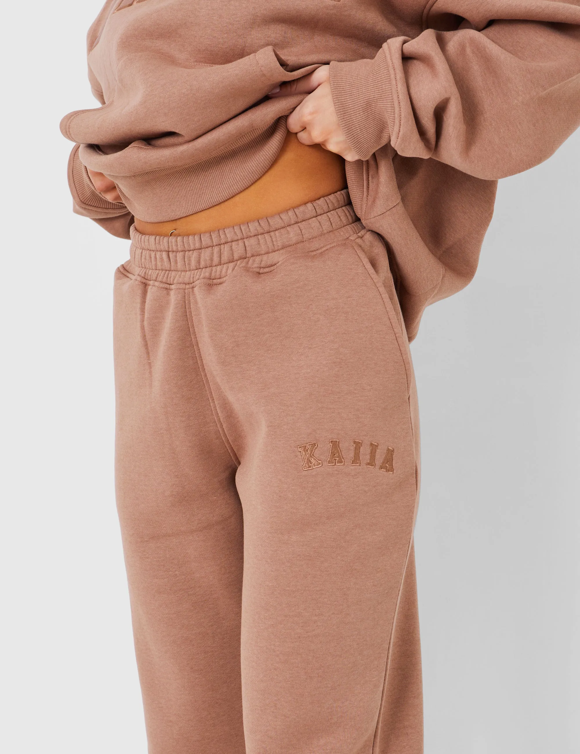 Kaiia Wide Leg Sweat Pants in Caramel