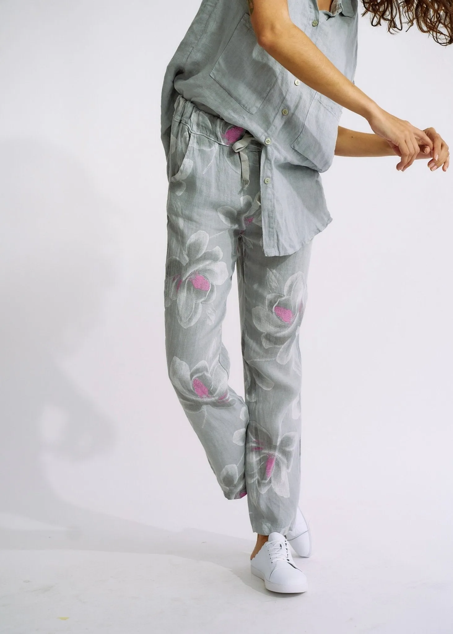 Pure Linen Italian Floral Printed Joggers in Pearl Grey