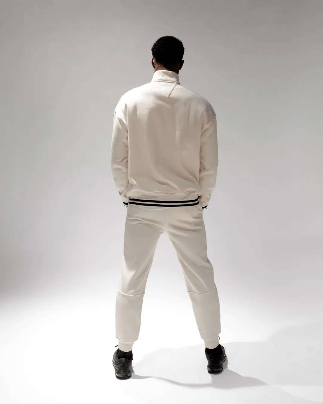 [ULTRALUX] Offline Joggers - Ivory