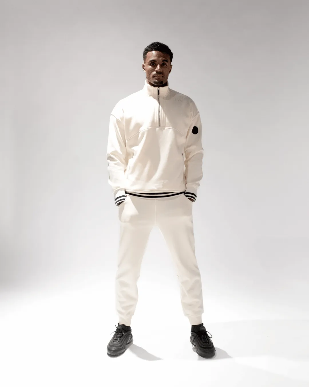 [ULTRALUX] Offline Joggers - Ivory