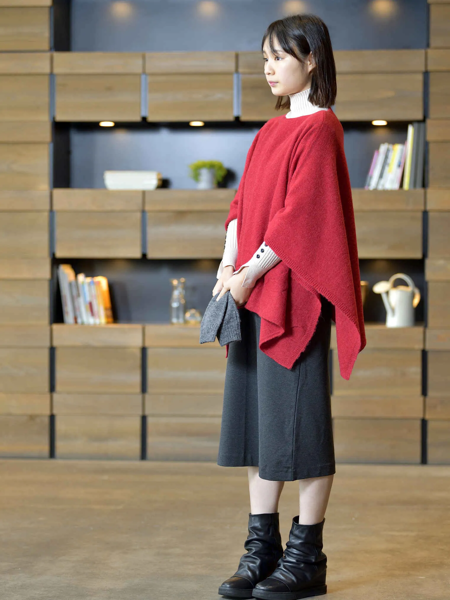 Yoko Poncho / Soft Alpaca Large Cable Pattern